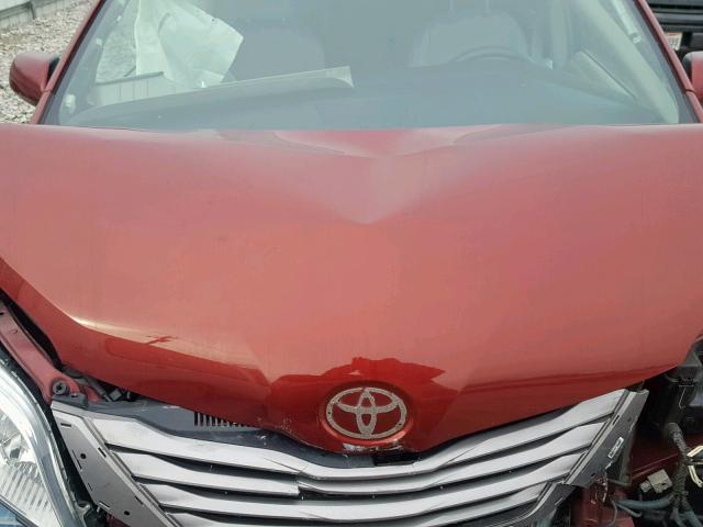 5TDYK3DCXGS747759 - 2016 TOYOTA SIENNA XLE RED photo 7