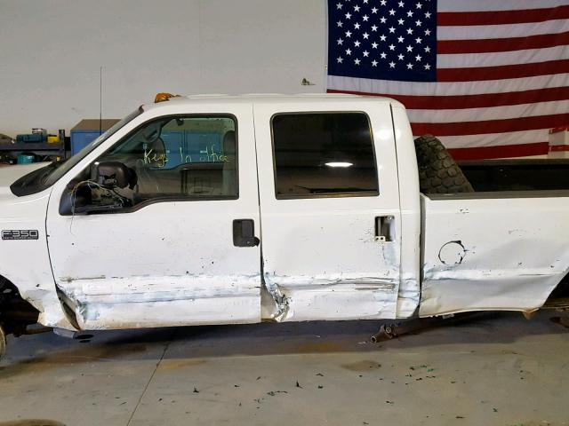 1FTSW31F02EA81129 - 2002 FORD F350 SRW S WHITE photo 9