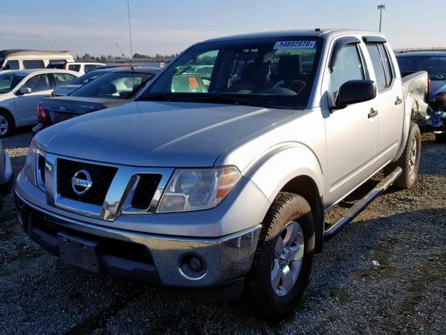 1N6AD07W69C425198 - 2009 NISSAN FRONTIER C SILVER photo 2