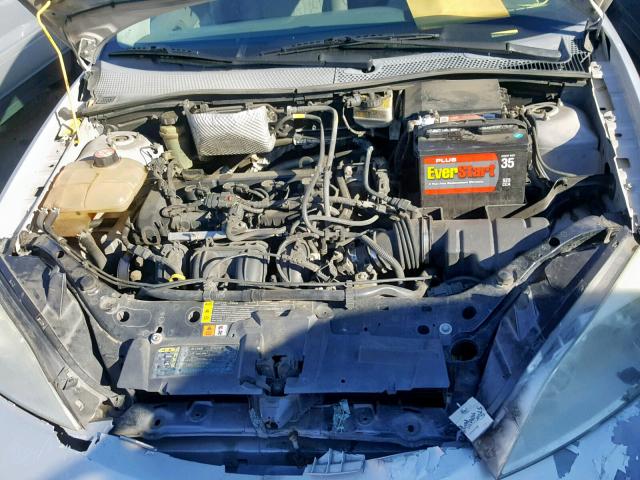 1FAHP34N95W165447 - 2005 FORD FOCUS ZX4 SILVER photo 7