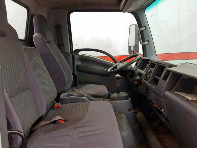 JALE5W166D7900023 - 2013 ISUZU NQR WHITE photo 5