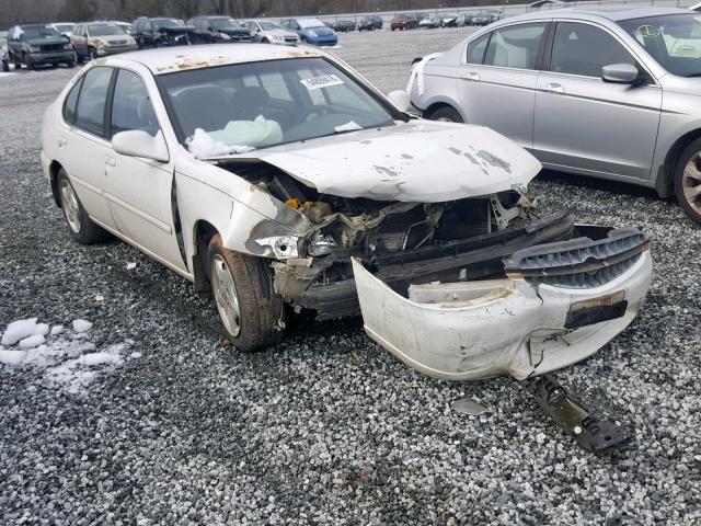 1N4DL01D3YC245546 - 2000 NISSAN ALTIMA XE WHITE photo 1