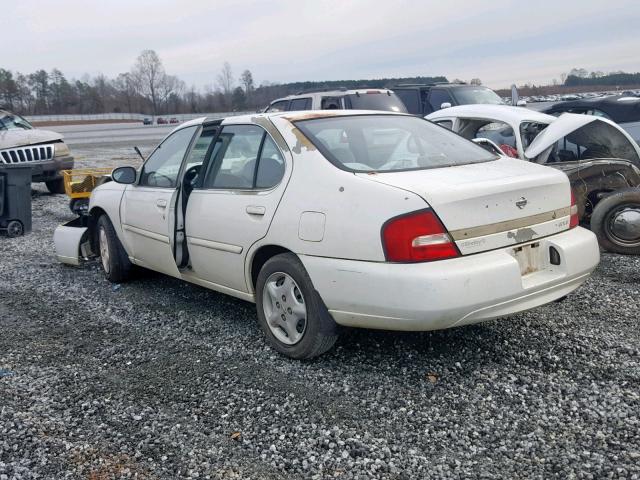 1N4DL01D3YC245546 - 2000 NISSAN ALTIMA XE WHITE photo 3