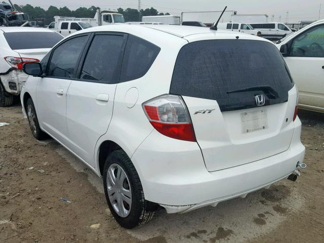 JHMGE8H25AS006157 - 2010 HONDA FIT WHITE photo 3