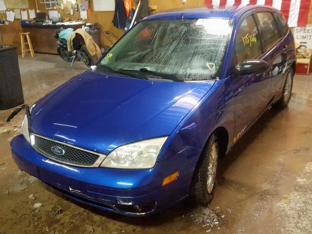 3FAFP37N65R114123 - 2005 FORD FOCUS ZX5 BLUE photo 2