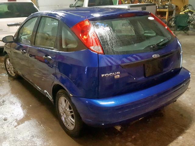 3FAFP37N65R114123 - 2005 FORD FOCUS ZX5 BLUE photo 3