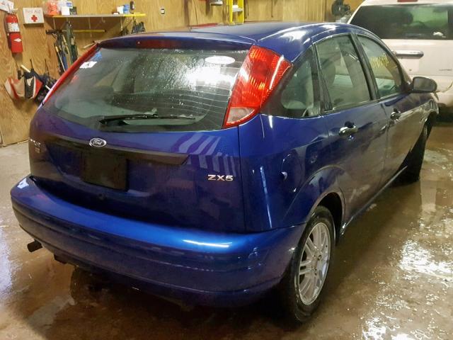 3FAFP37N65R114123 - 2005 FORD FOCUS ZX5 BLUE photo 4