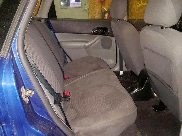 3FAFP37N65R114123 - 2005 FORD FOCUS ZX5 BLUE photo 6