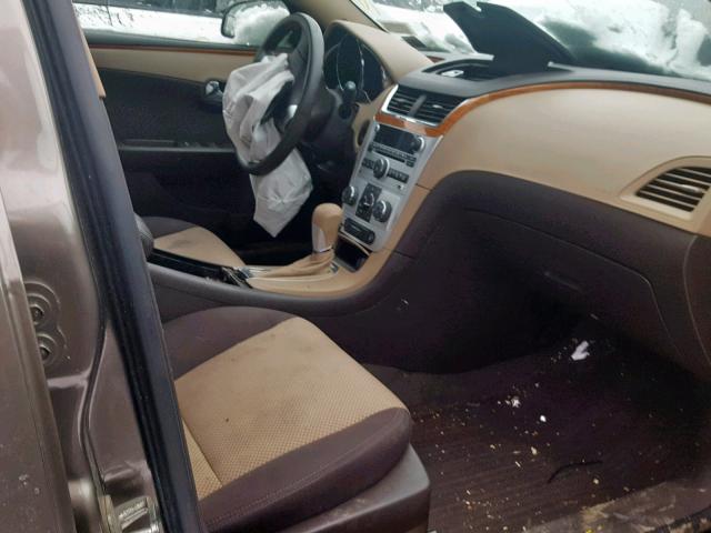 1G1ZC5E06CF255590 - 2012 CHEVROLET MALIBU 1LT ნაცრისფერი ფოტო 5