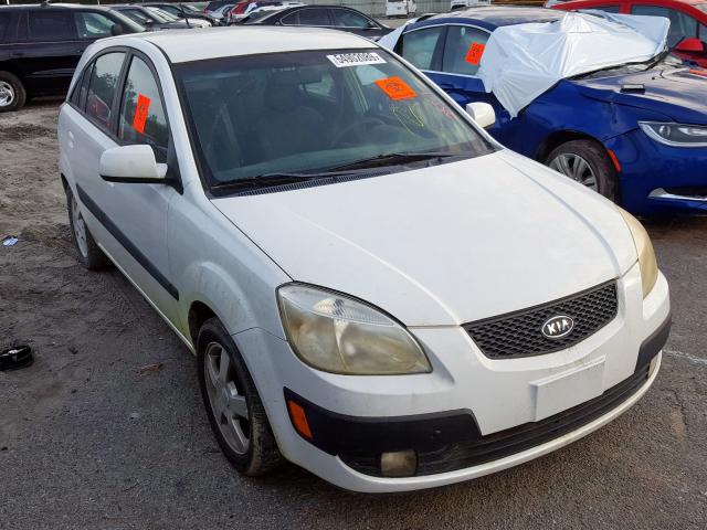 KNADE163X66117890 - 2006 KIA RIO 5 WHITE photo 1