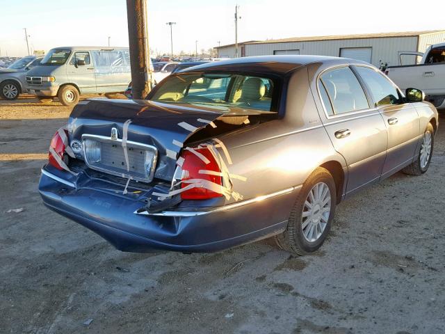 1LNHM81W85Y661840 - 2005 LINCOLN TOWN CAR S BLUE photo 4