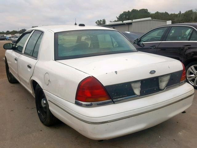 2FAFP71W4WX174316 - 1998 FORD CROWN VICT WHITE photo 3