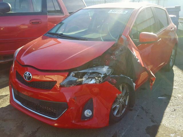 JTDKTUD34DD562817 - 2013 TOYOTA YARIS RED photo 2