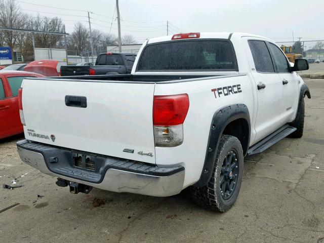 5TFDW5F1XCX212526 - 2012 TOYOTA TUNDRA CRE WHITE photo 4