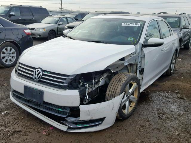 1VWBH7A35CC017850 - 2012 VOLKSWAGEN PASSAT SE WHITE photo 2