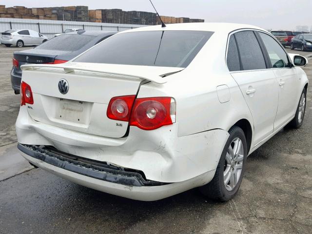 3VWEG71KX7M077800 - 2007 VOLKSWAGEN JETTA WOLF WHITE photo 4