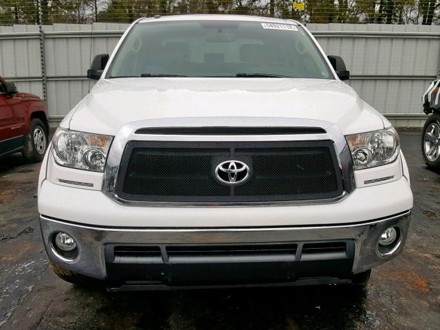 5TFEY5F19DX144851 - 2013 TOYOTA TUNDRA CRE WHITE photo 9