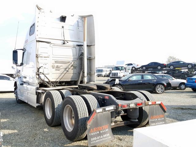 4V4NC9EH68N261894 - 2008 VOLVO VN VNL WHITE photo 3