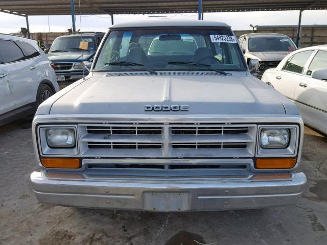 3B4GD02Y8JM826029 - 1988 DODGE RAMCHARGER SILVER photo 10