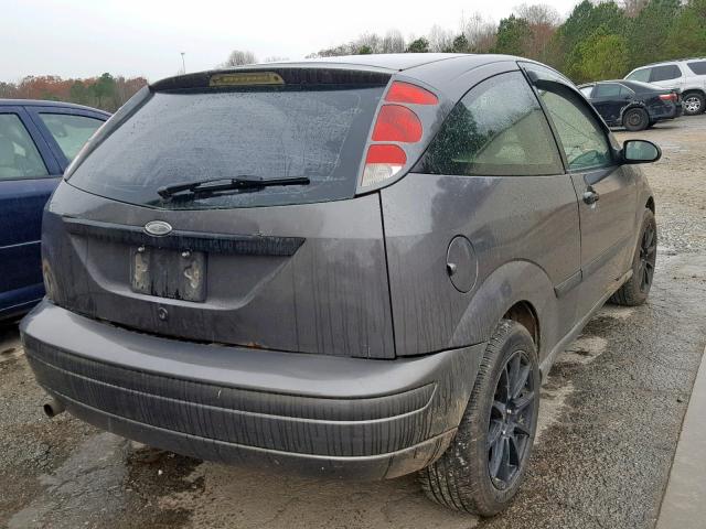 3FAFP31392R218513 - 2002 FORD FOCUS ZX3 GRAY photo 4