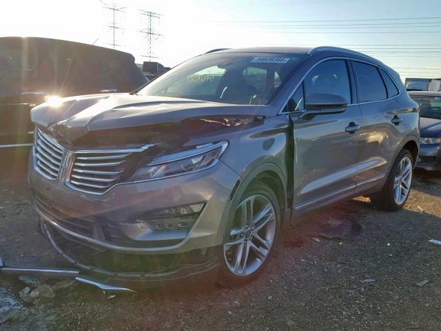 5LMCJ3D9XHUL52147 - 2017 LINCOLN MKC RESERV GRAY photo 2