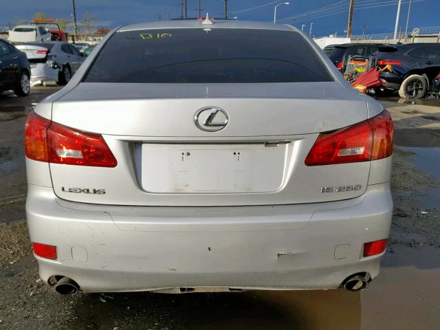 JTHBK262372042425 - 2007 LEXUS IS 250 SILVER photo 9