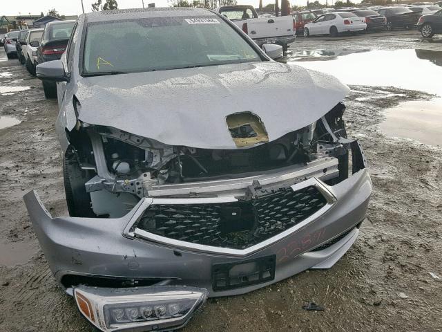 19UUB1F55JA003137 - 2018 ACURA TLX TECH SILVER photo 9