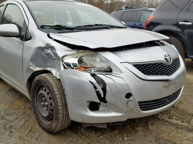 JTDBT4K36C1418608 - 2012 TOYOTA YARIS SILVER photo 9