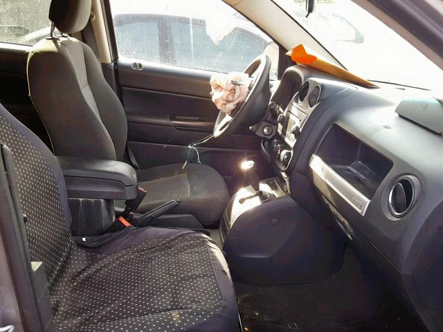 1C4NJDBB4FD257088 - 2015 JEEP COMPASS SP 灰色 照片 5