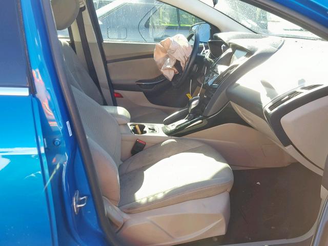 1FADP3R44DL319285 - 2013 FORD FOCUS BEV BLUE photo 5