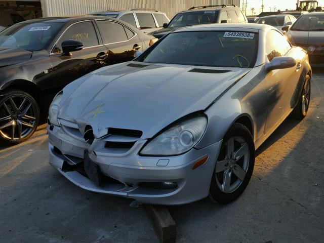 WDBWK54F86F117149 - 2006 MERCEDES-BENZ SLK 280 GRAY photo 2