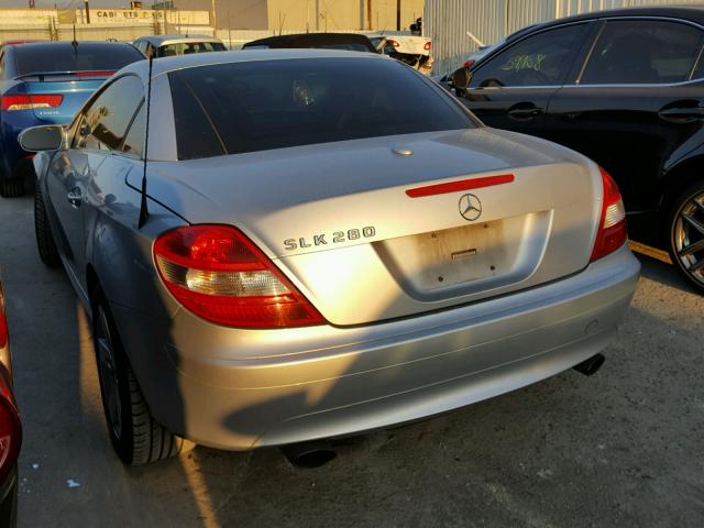 WDBWK54F86F117149 - 2006 MERCEDES-BENZ SLK 280 GRAY photo 3