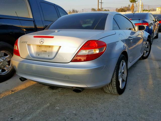 WDBWK54F86F117149 - 2006 MERCEDES-BENZ SLK 280 GRAY photo 4