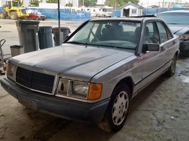 WDBDB22A6EA092907 - 1984 MERCEDES-BENZ 190 D 2.2 SILVER photo 2