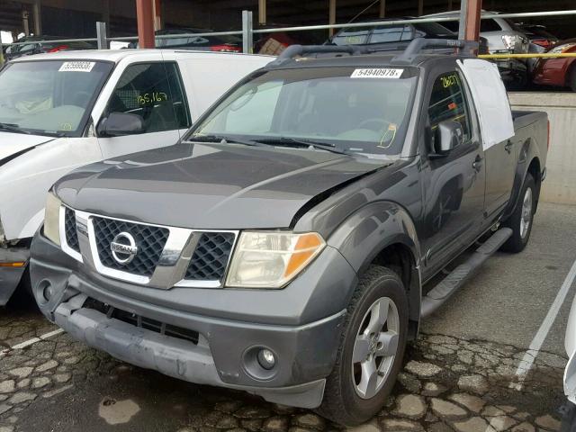 1N6AD07U75C418866 - 2005 NISSAN FRONTIER C GRAY photo 2