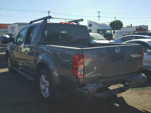 1N6AD07U75C418866 - 2005 NISSAN FRONTIER C GRAY photo 3