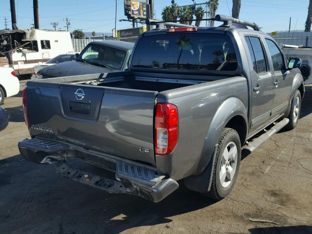 1N6AD07U75C418866 - 2005 NISSAN FRONTIER C GRAY photo 4