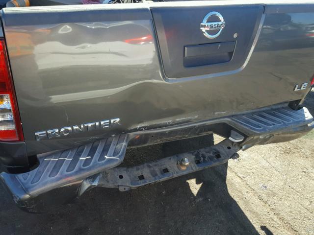 1N6AD07U75C418866 - 2005 NISSAN FRONTIER C GRAY photo 9