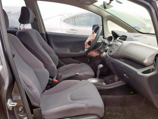 JHMGE8H31CC005609 - 2012 HONDA FIT GRAY photo 5