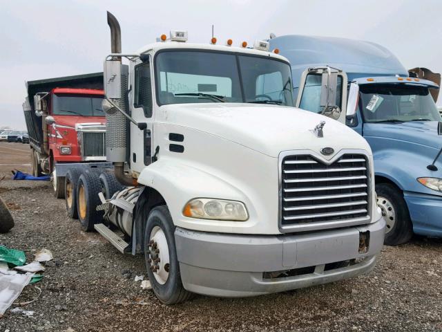 1M1AE06Y94N019335 - 2004 MACK 600 CX600 WHITE photo 1