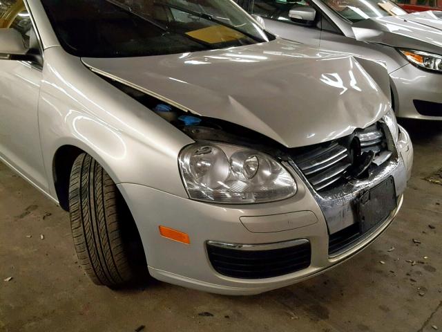 3VWAL7AJ6AM176803 - 2010 VOLKSWAGEN JETTA TDI SILVER photo 9