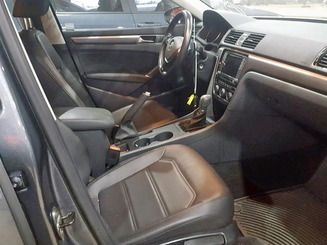 1VWDT7A30HC020315 - 2017 VOLKSWAGEN PASSAT R-L BLACK photo 5