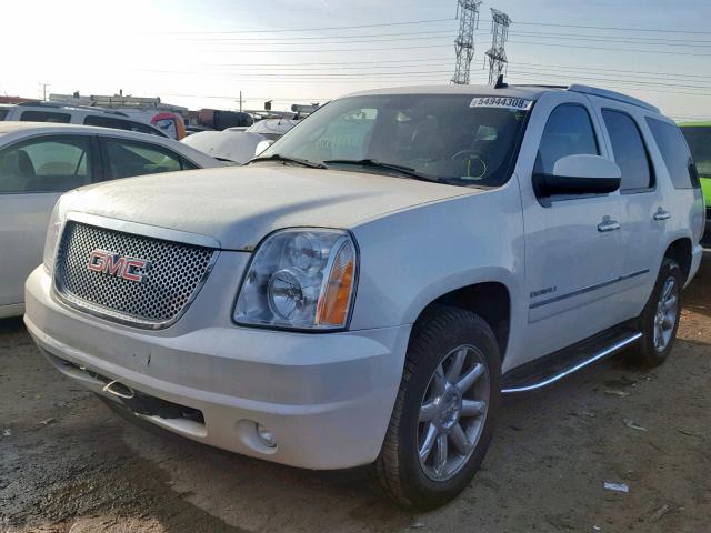 1GKUKEEF6AR209167 - 2010 GMC YUKON DENA WHITE photo 2