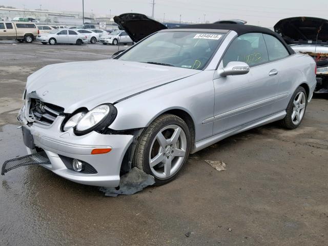 WDBTK72F67F223506 - 2007 MERCEDES-BENZ CLK 550 SILVER photo 2