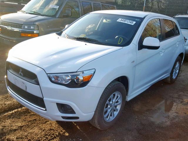 JA4AP3AU5CZ002646 - 2012 MITSUBISHI OUTLANDER WHITE photo 2