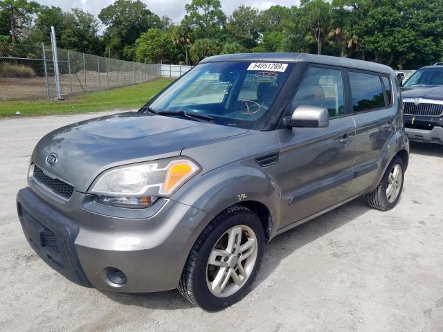 KNDJT2A22B7208110 - 2011 KIA SOUL GRAY photo 2