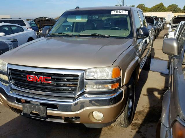 2GTEK13TX51180790 - 2005 GMC NEW SIERRA GOLD photo 2