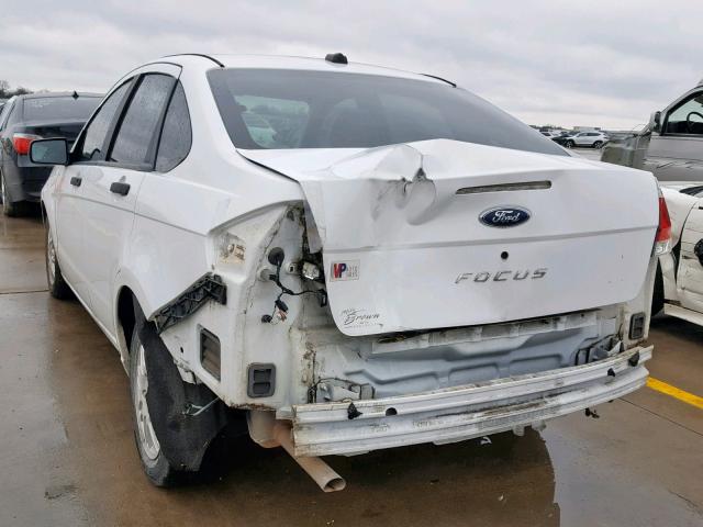 1FAHP34N68W132961 - 2008 FORD FOCUS S/SE WHITE photo 3