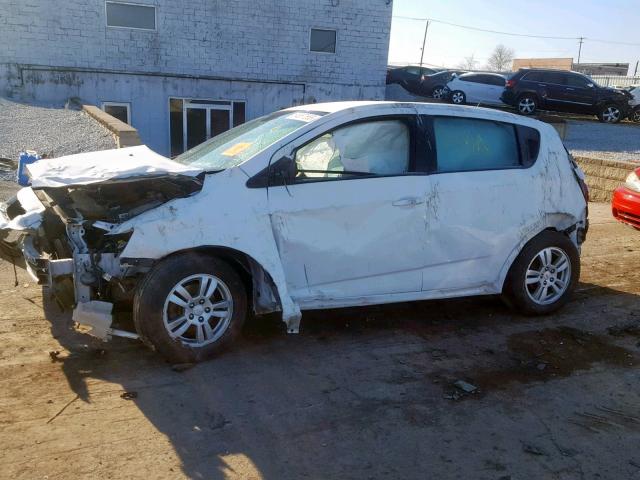 1G1JA6SH1C4143813 - 2012 CHEVROLET SONIC LS WHITE photo 10