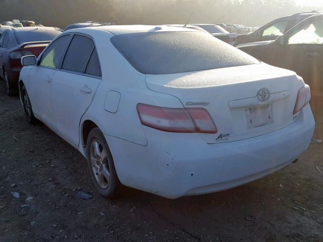 4T1BF3EK5AU542302 - 2010 TOYOTA CAMRY BASE WHITE photo 3